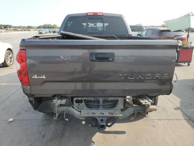 5TFUW5F13FX465336 - 2015 TOYOTA TUNDRA DOUBLE CAB SR/SR5 GRAY photo 6