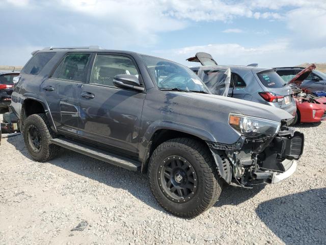 JTEBU5JR2J5592489 - 2018 TOYOTA 4RUNNER SR5/SR5 PREMIUM GRAY photo 4