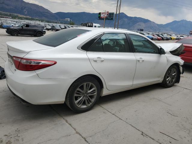 4T1BF1FK2HU702049 - 2017 TOYOTA CAMRY LE WHITE photo 3