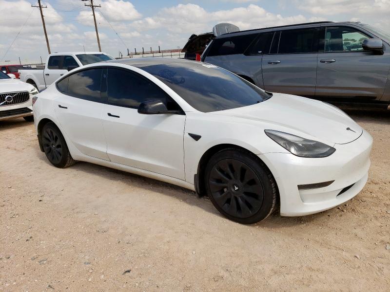5YJ3E1EA8MF985564 - 2021 TESLA MODEL 3 WHITE photo 4
