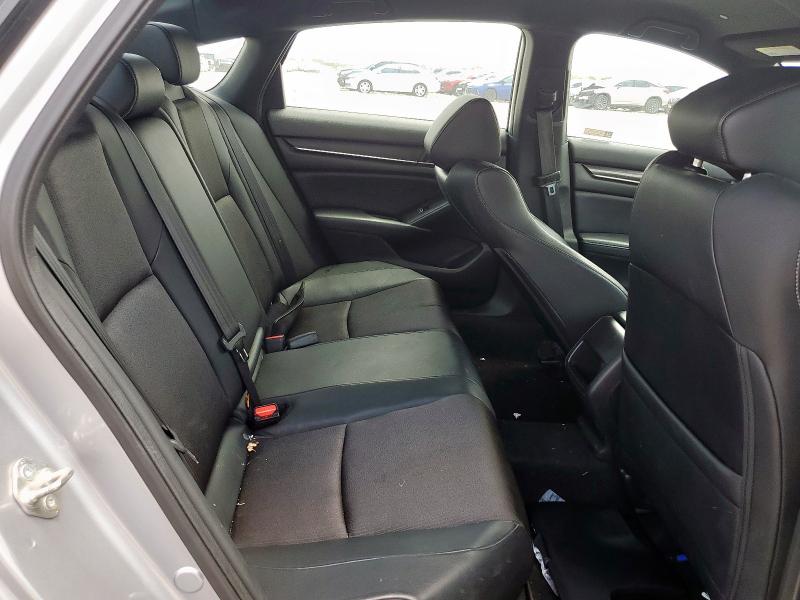 1HGCV1F31JA055303 - 2018 HONDA ACCORD SPORT SILVER photo 10