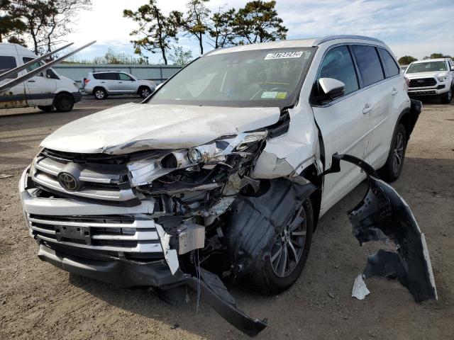 5TDJZRFH1JS878448 - 2018 TOYOTA HIGHLANDER SE WHITE photo 2