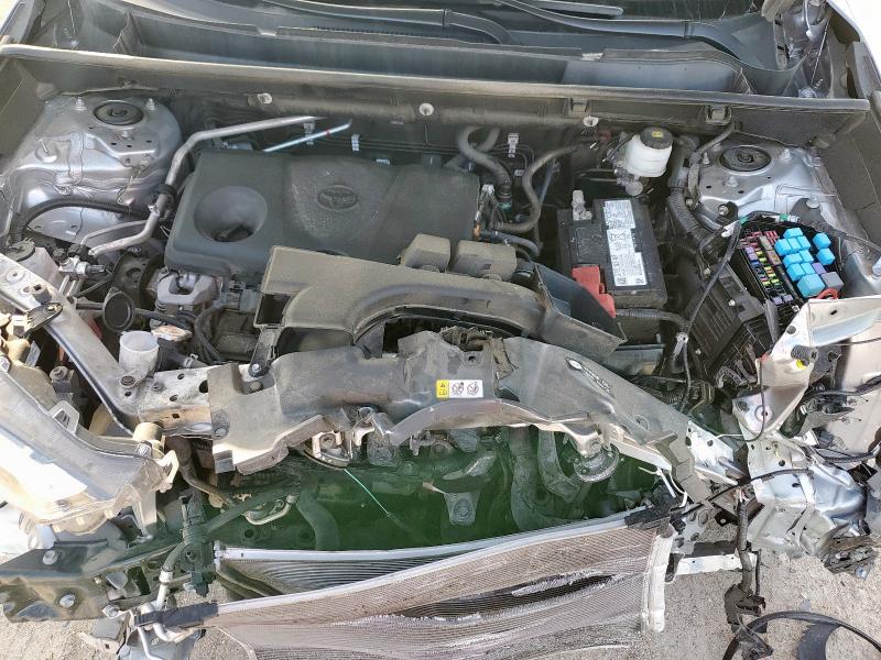 2T3H1RFV2PC236339 - 2023 TOYOTA RAV4 LE 银色 照片 12