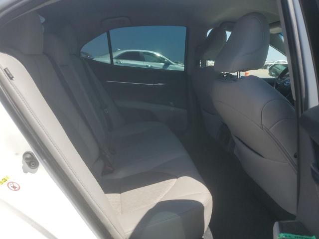 4T1B61HK6JU038244 - 2018 TOYOTA CAMRY XSE WHITE photo 10