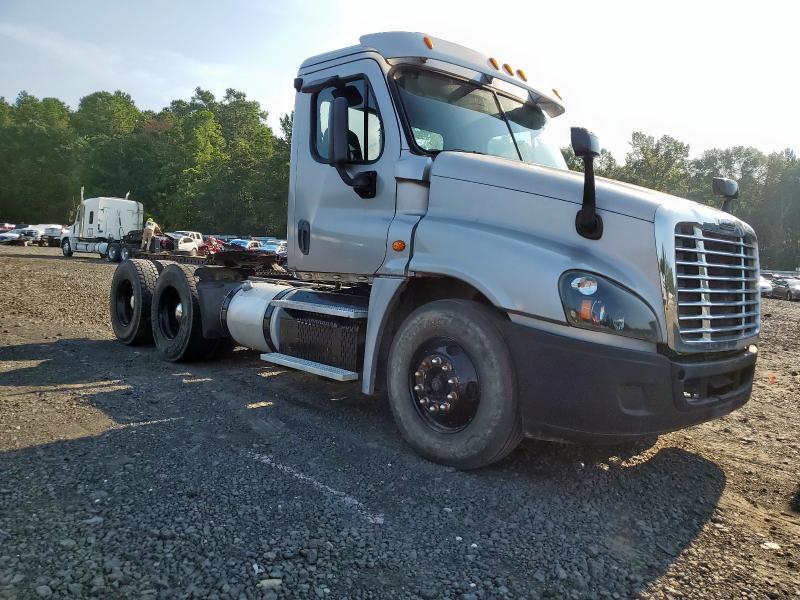 2015 FREIGHTLINER CASCADIA 1, 