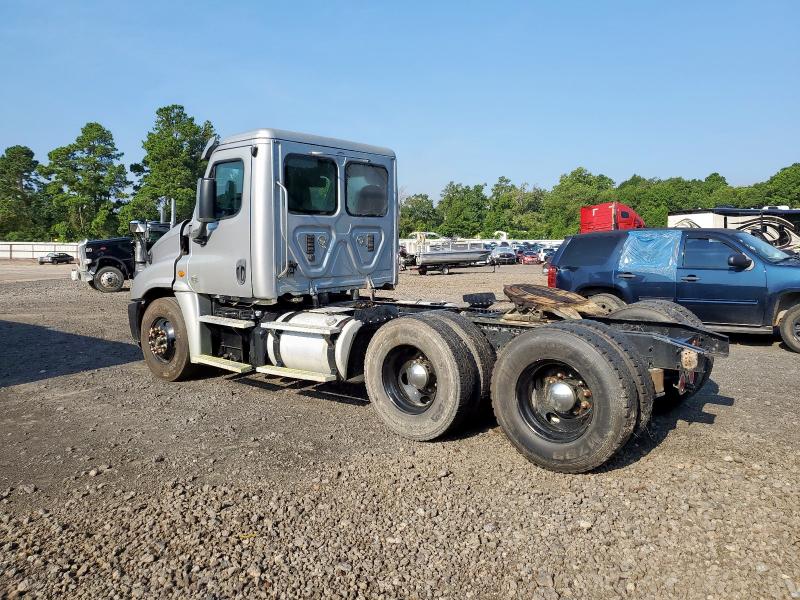 3AKJGEBG5FSGS4102 - 2015 FREIGHTLINER CASCADIA 1 SILVER photo 3