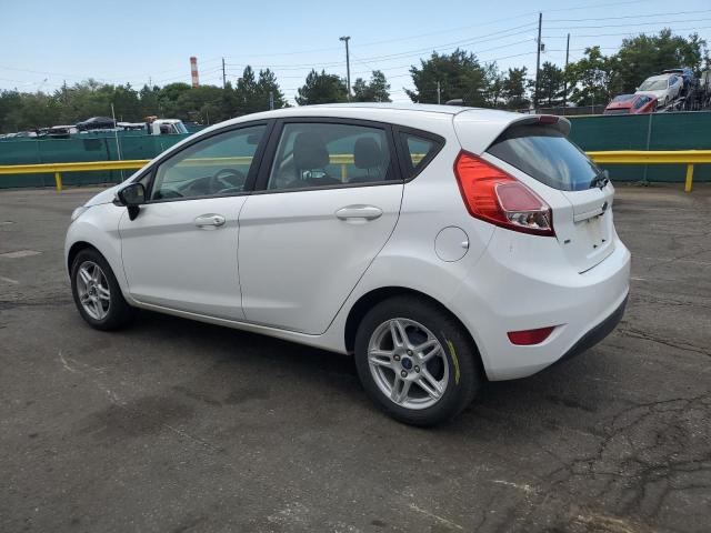 3FADP4EJ9KM157022 - 2019 FORD FIESTA SE أبيض صورة 2