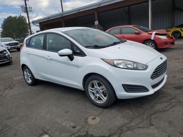 3FADP4EJ9KM157022 - 2019 FORD FIESTA SE أبيض صورة 4