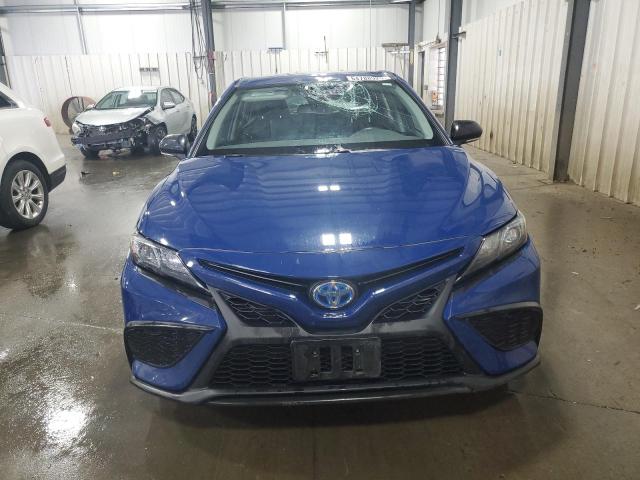 4T1T31AK4RU062402 - 2024 TOYOTA CAMRY SE NIGHT SHADE BLUE photo 5