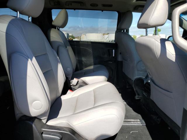 5TDDZ3DC4HS155642 - 2017 TOYOTA SIENNA XLE WHITE photo 11