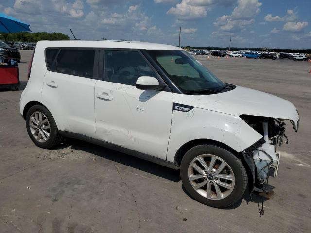 KNDJP3A51J7529543 - 2018 KIA SOUL + WHITE photo 4