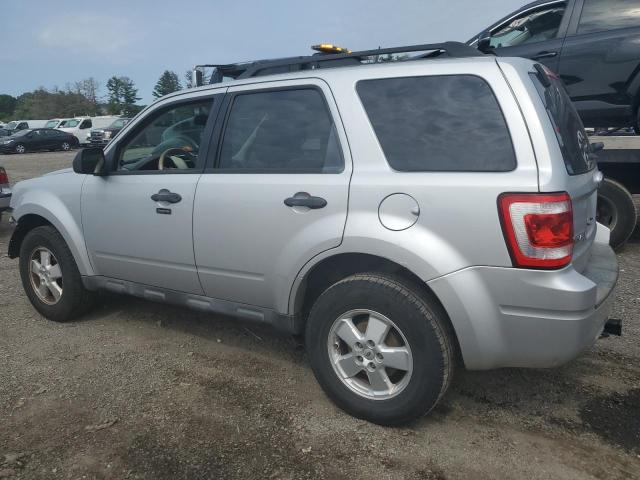 1FMCU9DG8BKB30172 - 2011 FORD ESCAPE XLT SILVER photo 2