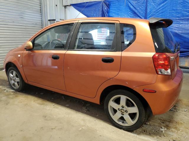 KL1TD66657B722506 - 2007 CHEVROLET AVEO BASE ORANGE photo 2