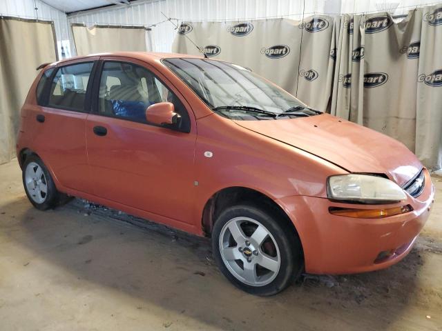 KL1TD66657B722506 - 2007 CHEVROLET AVEO BASE ORANGE photo 4