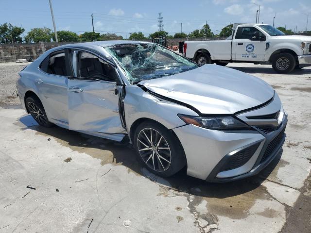 4T1G11AK8PU758281 - 2023 TOYOTA CAMRY SE NIGHT SHADE SILVER photo 4
