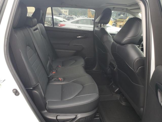 5TDGZRBH8NS591873 - 2022 TOYOTA HIGHLANDER XLE WHITE photo 10