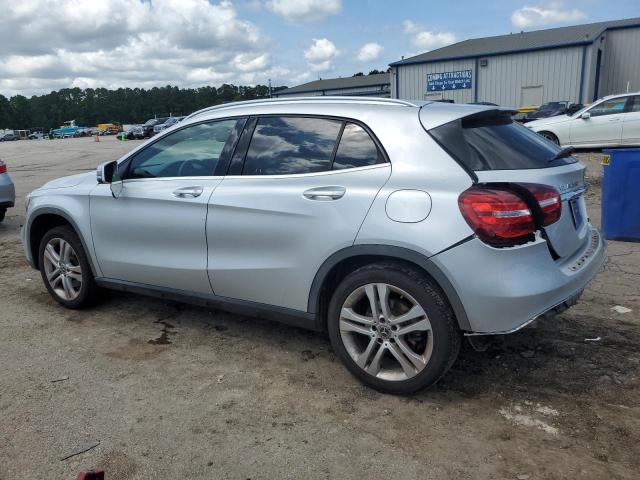 WDCTG4EB7KJ588416 - 2019 MERCEDES-BENZ GLA 250 فضي صورة 2