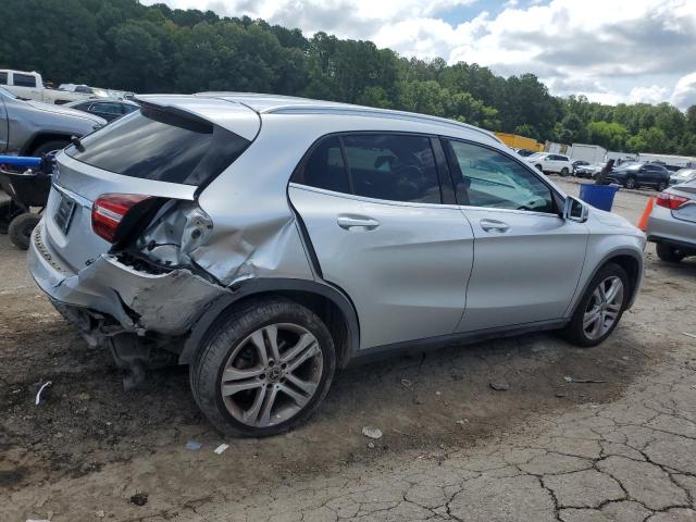 WDCTG4EB7KJ588416 - 2019 MERCEDES-BENZ GLA 250 فضي صورة 3