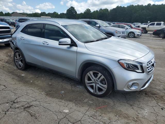 WDCTG4EB7KJ588416 - 2019 MERCEDES-BENZ GLA 250 فضي صورة 4