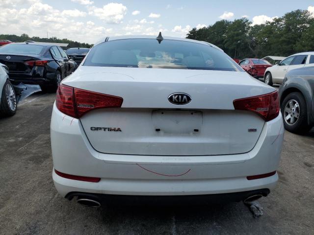 KNAGM4A70D5405643 - 2013 KIA OPTIMA LX WHITE photo 6