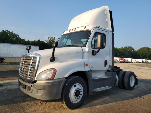 1FUBGEDV4GLHC5723 - 2016 FREIGHTLINER CASCADIA 1 白色 照片 2