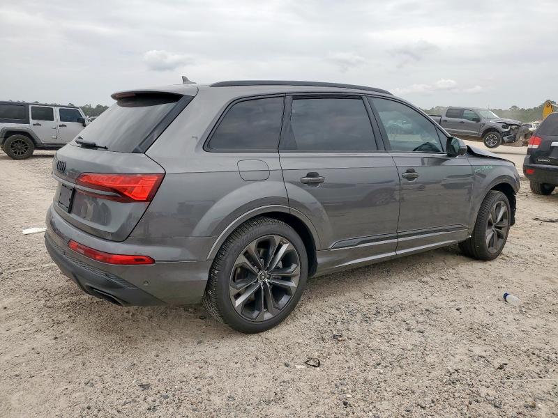 WA1VVBF7XSD008880 - 2025 AUDI Q7 PRESTIGE GRAY photo 3