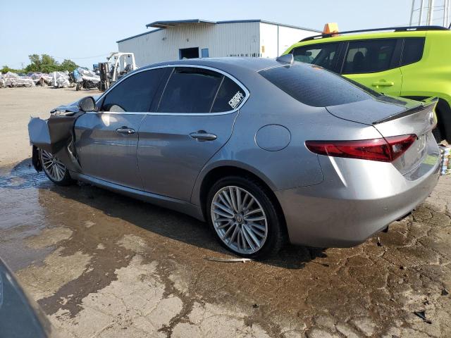 ZARFAEDN1H7535440 - 2017 ALFA ROMEO GIULIA Q4 银色 照片 2