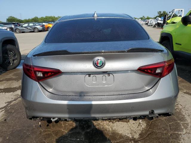 ZARFAEDN1H7535440 - 2017 ALFA ROMEO GIULIA Q4 银色 照片 6