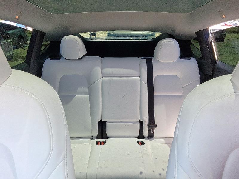 7SAYGDEE3RA262054 - 2024 TESLA MODEL Y GRAY photo 10