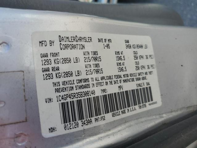 1C4GP45R35B308140 - 2005 CHRYSLER TOWN & COU 银色 照片 13