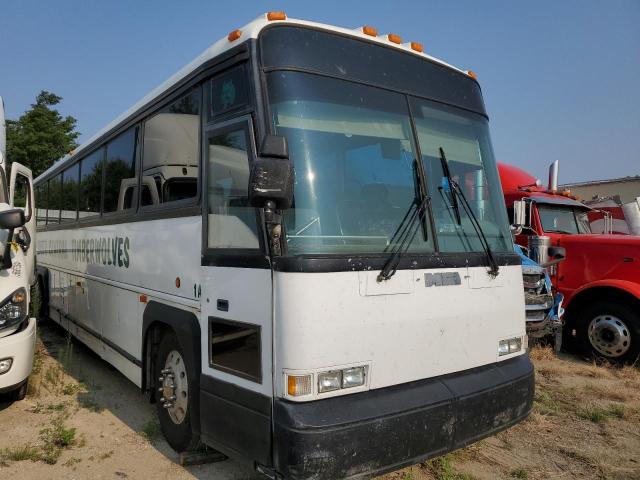 1M8SDMPA4YP053212 - 2000 MOTOR COACH INDUSTRIES TRANSIT BU WHITE photo 1