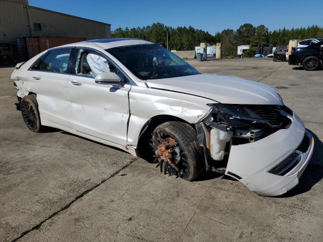 3LN6L2G99DR828003 - 2013 LINCOLN MKZ WHITE photo 4