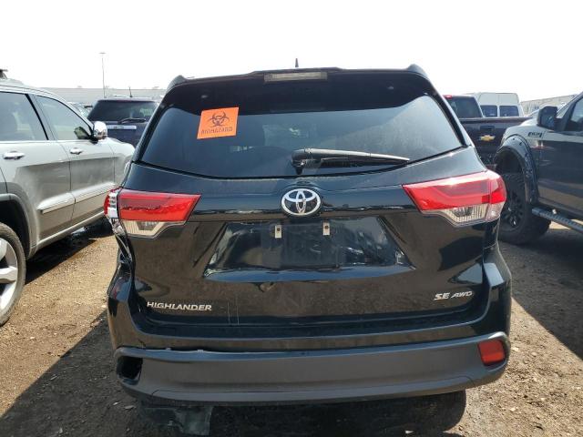 5TDJZRFH6HS416784 - 2017 TOYOTA HIGHLANDER SE BLACK photo 6