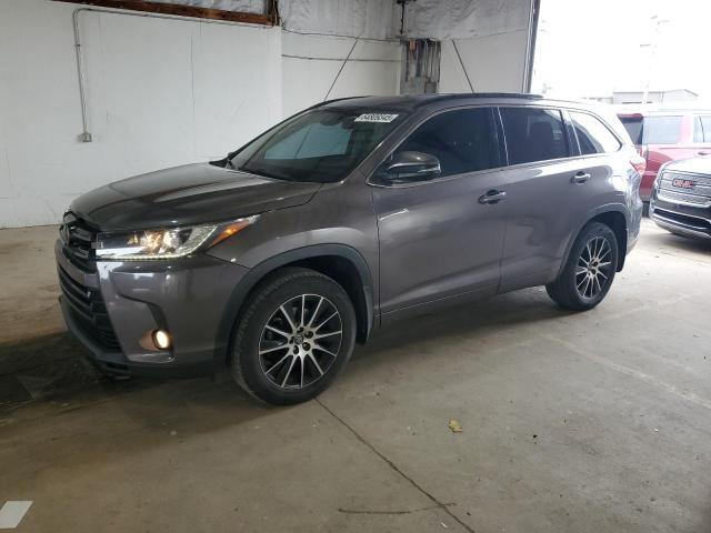 2017 TOYOTA HIGHLANDER SE, 