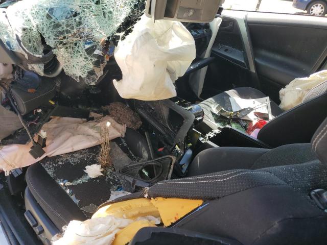 JTMRJREV7HD104194 - 2017 TOYOTA RAV4 HV LE Weiß Foto 8