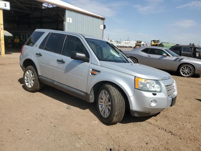 SALFP24N08H019239 - 2008 LAND ROVER LR2 SE SILVER photo 4