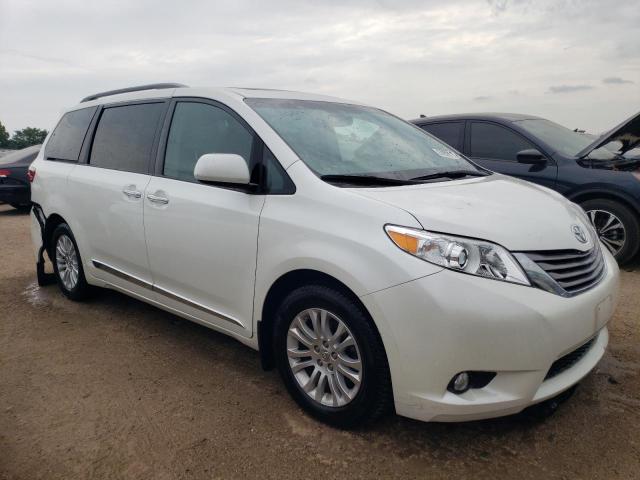 5TDYK3DC0GS734003 - 2016 TOYOTA SIENNA XLE WHITE photo 4