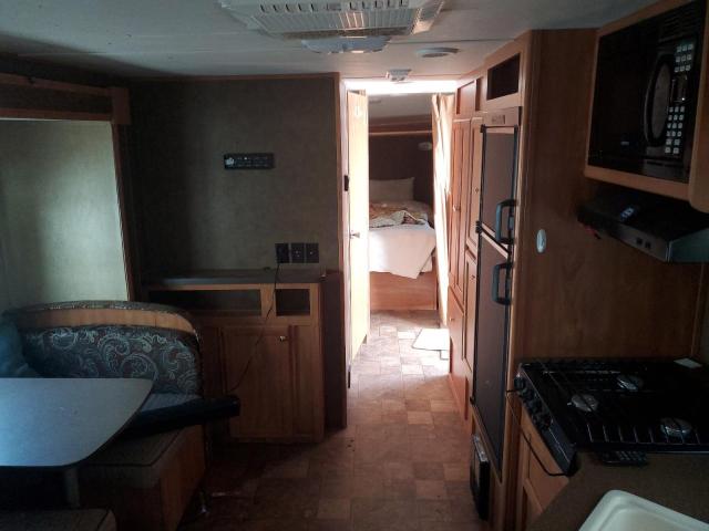 5ZT2SSRB7FE004513 - 2015 FOREST RIVER SHASTA OASIS 26RL TWO TONE photo 5