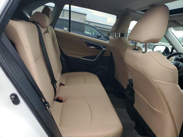 2T3P1RFV5LW086392 - 2020 TOYOTA RAV4 XLE WHITE photo 11