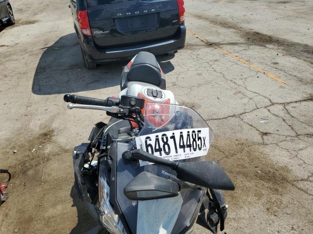 ML5EXER19PDA90310 - 2023 KAWASAKI EX650 R Blanco foto 5