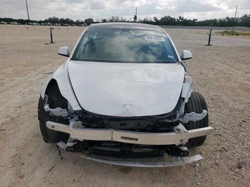 5YJ3E1EA8PF402561 - 2023 TESLA MODEL 3 Biały zdjęcie 5