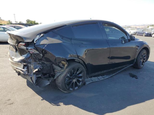 7SAYGDEE5RF986749 - 2024 TESLA MODEL Y Черный фото 3