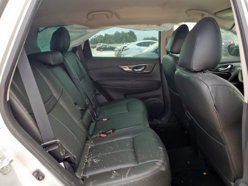 5N1AT2MT6JC758450 - 2018 NISSAN ROGUE S 银色 照片 11