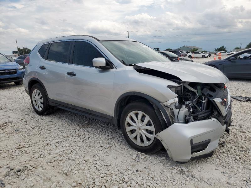 5N1AT2MT6JC758450 - 2018 NISSAN ROGUE S 银色 照片 4