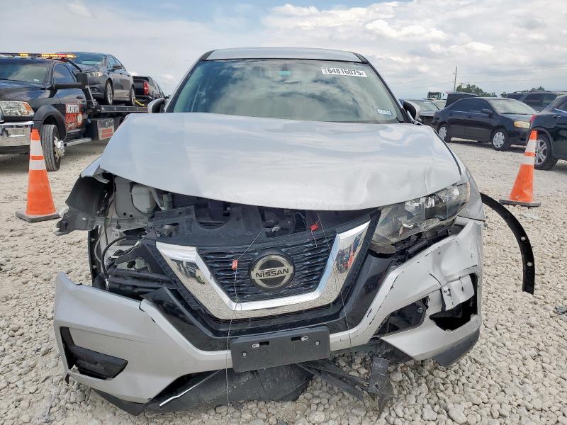 5N1AT2MT6JC758450 - 2018 NISSAN ROGUE S 银色 照片 5