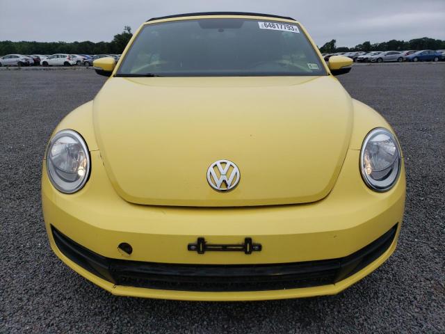 3VW5P7AT2EM803185 - 2014 VOLKSWAGEN BEETLE YELLOW photo 5