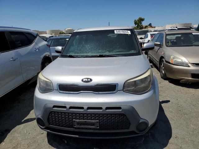 KNDJN2A29F7801768 - 2015 KIA SOUL SILVER photo 5