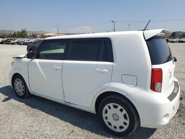 JTLZE4FE4FJ079926 - 2015 TOYOTA SCION XB WHITE photo 2