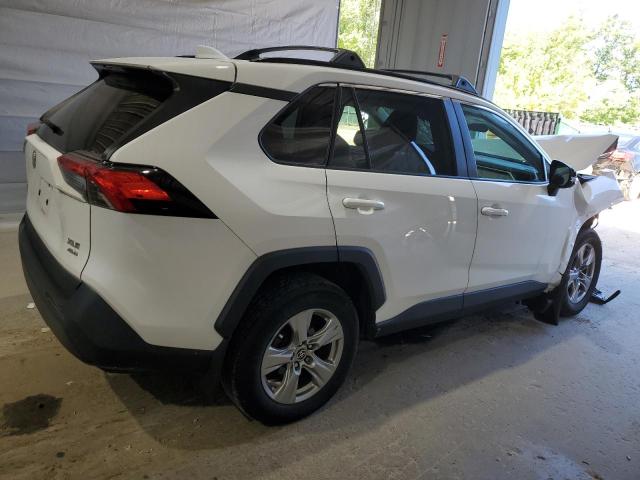 2T3P1RFV1NW300927 - 2022 TOYOTA RAV4 XLE WHITE photo 3