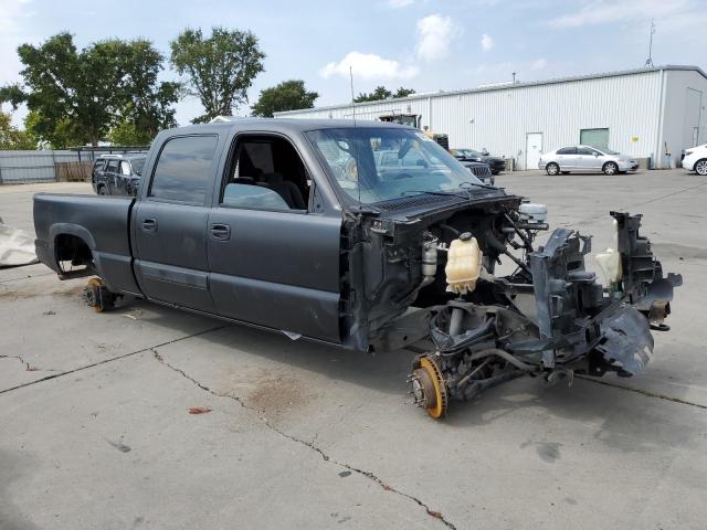 1GCGK23U24F245761 - 2004 CHEVROLET SILVERADO K2500 BLACK photo 4